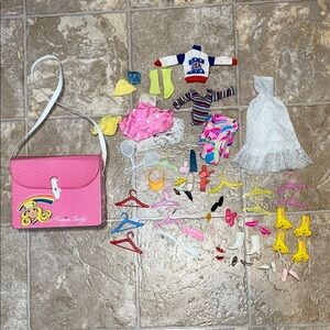 Vintage American Beauty Fashion Doll bag  and assorted Accessories